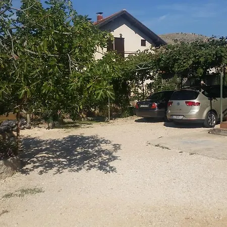 شقة Bacelic Baselovici